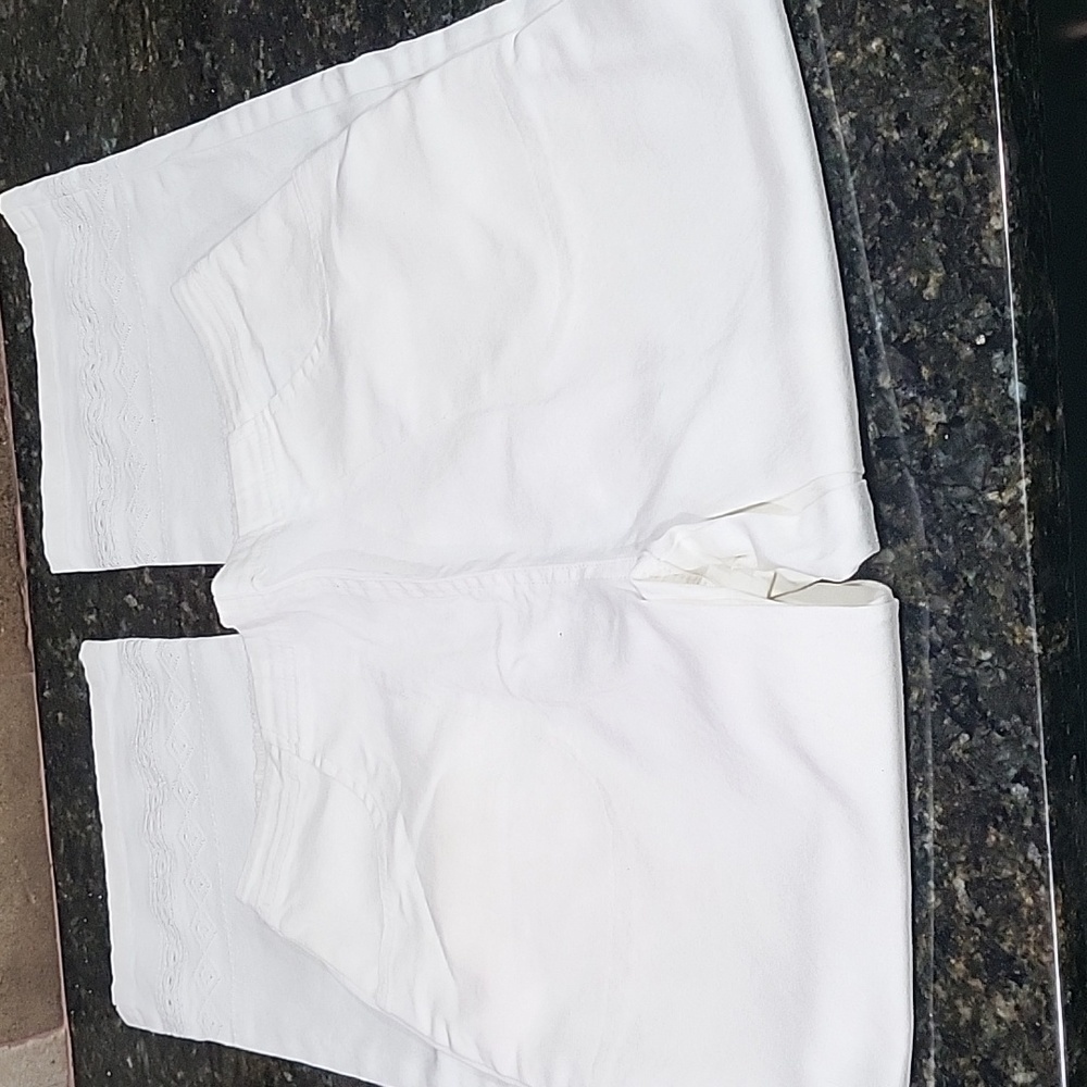 Denim and Company White Pants Stretchy Lace Design on Cuff of Leg S